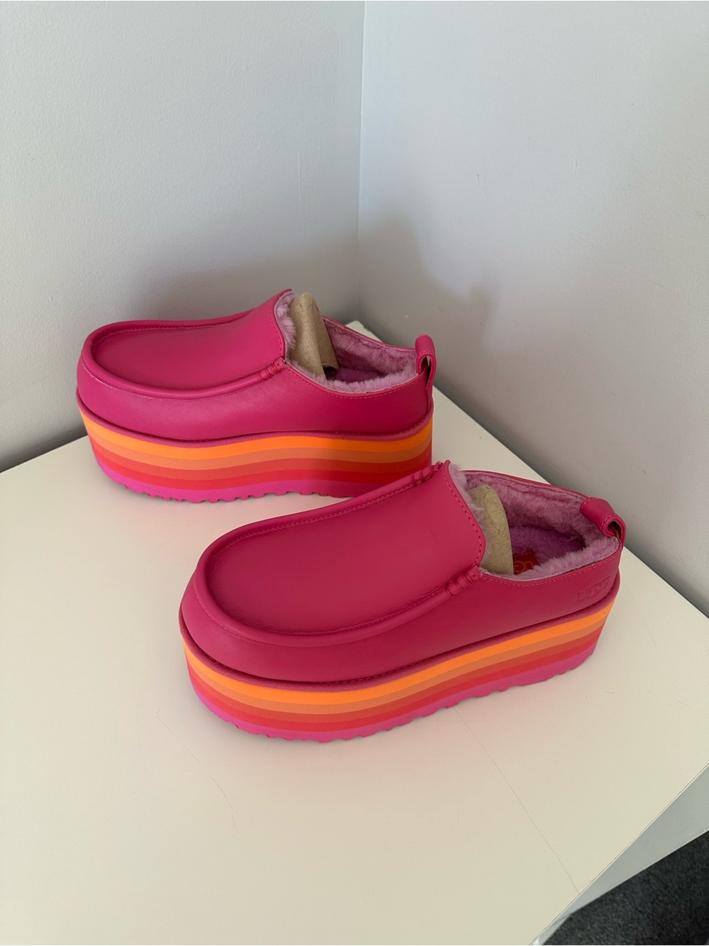 UGG Hot Pink Platform Clog with Multicolor Striped Sole Sz 7 - Picture 6 of 14